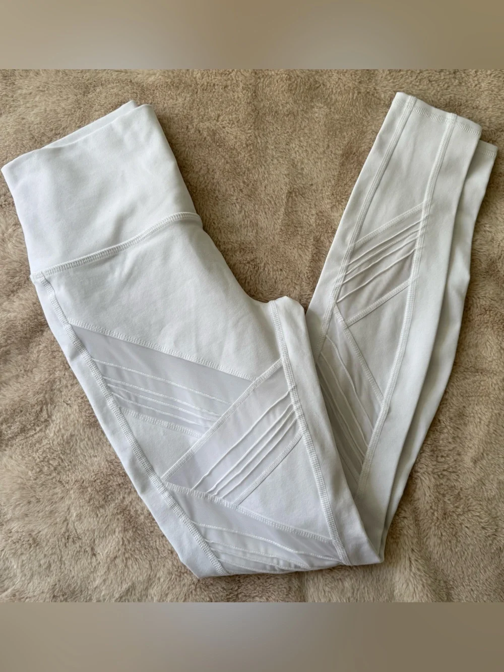 NWT ALO Ultimate High-Waist Legging White Size M